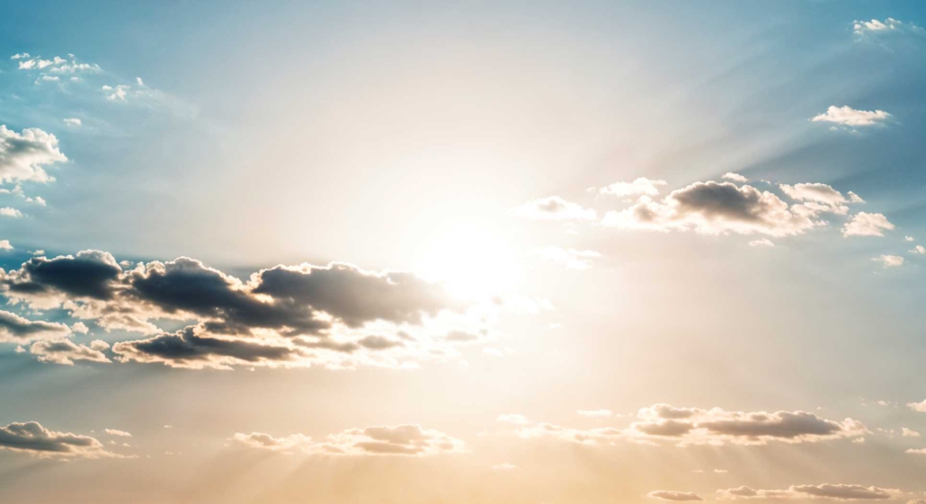 sunset-sky-with-small-clouds KLEIN